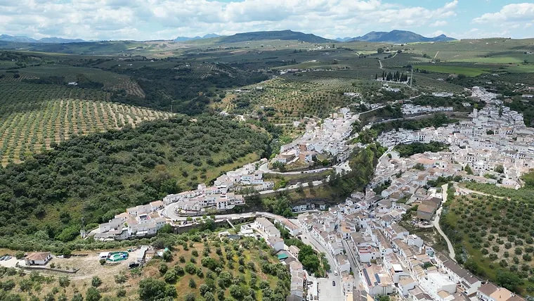 Finca rústica en Huerta del burgo en termino municipal Setenil de las Bodegas (Cádiz)