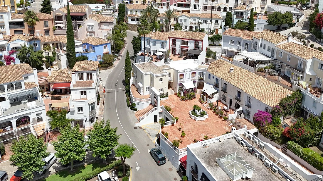 Reihenhaus mit 2 Schlafzimmern in La Alborada, Benahavís