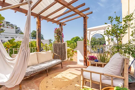 Reihenhaus mit 2 Schlafzimmern in La Alborada, Benahavís · 3/30