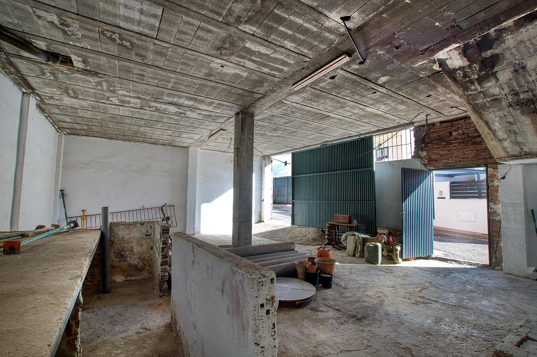 Casa para terminar con aparcamiento