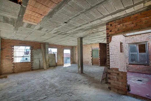 Casa para terminar con aparcamiento · 2/28