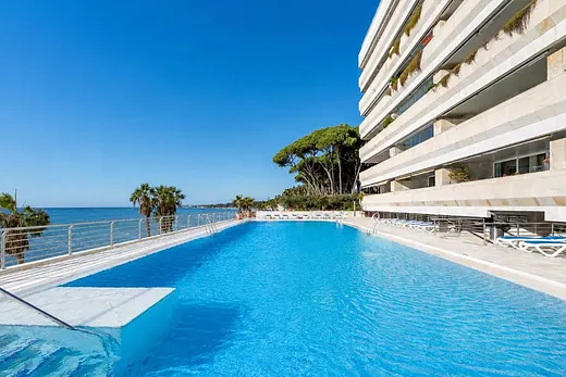 Wohnung mit 2 Schlafzimmern in La Carolina-Guadalpín, Marbella · 2/33