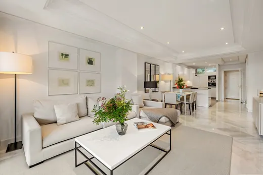 Wohnung mit 2 Schlafzimmern in La Carolina-Guadalpín, Marbella · 4/33