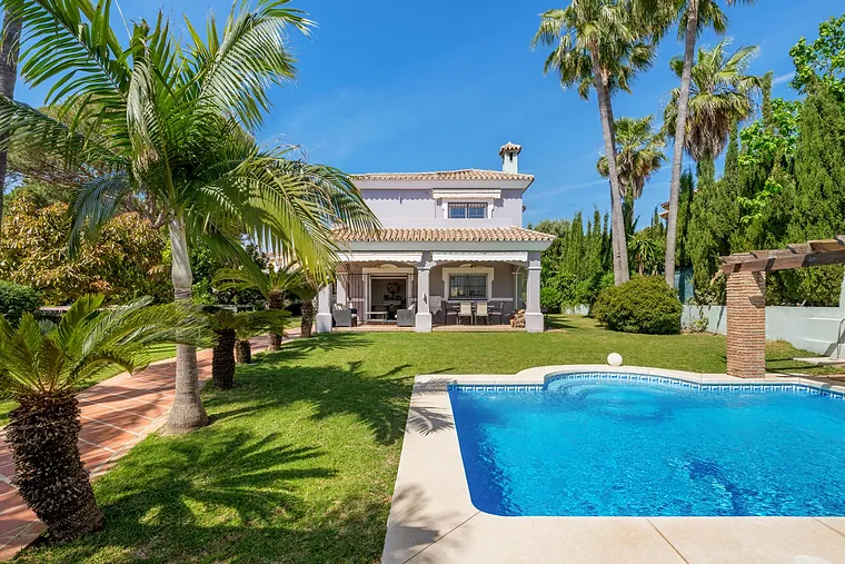 Villa mit 3 Schlafzimmern in Nueva Atalaya, Estepona