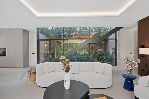 Exclusiva Villa Contemporánea con Spa, Jacuzzi en la Azotea y Piscina Infinita en La Cerquilla · 3/40