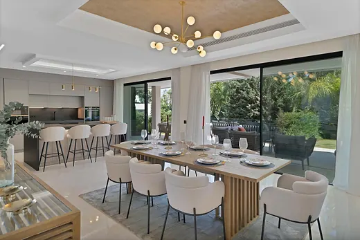 Villa mit 5 Schlafzimmern in Los Naranjos, Marbella · 4/36