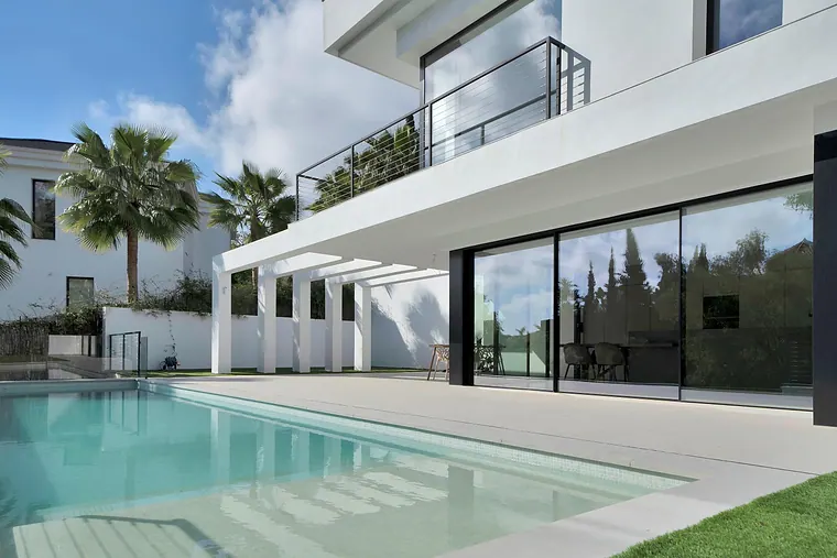 Villa contemporánea de lujo en El Herrojo Alto, Benahavís