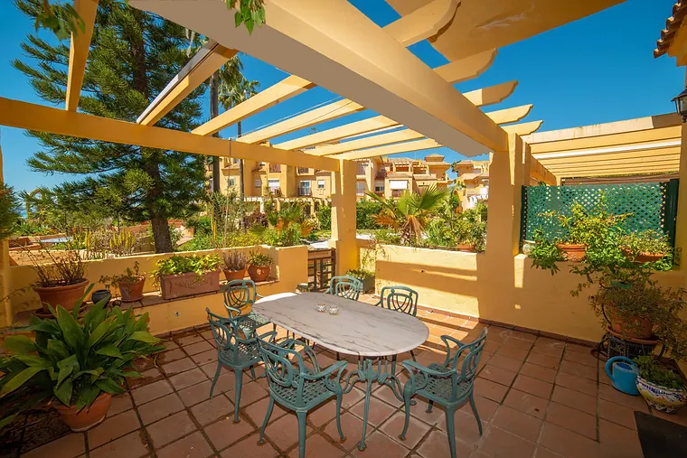 Reihenhaus mit 4 Schlafzimmern in Sotoserena, Estepona
