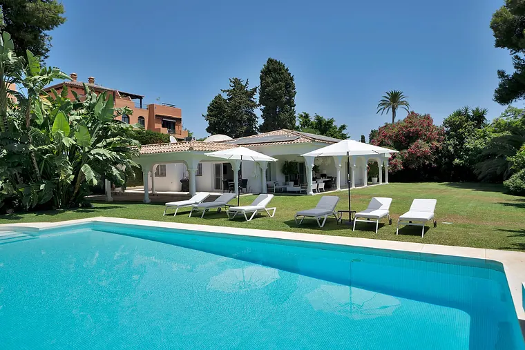 Villa mit 4 Schlafzimmern in Saladillo, Estepona