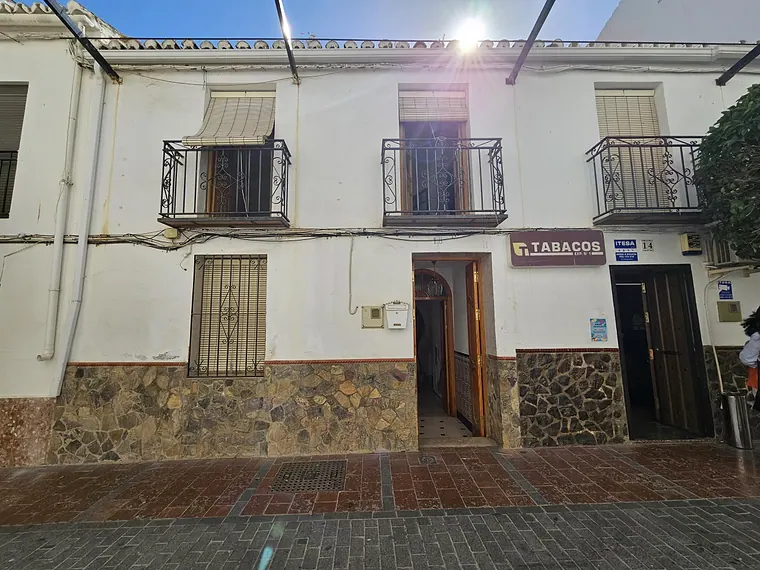Villa mit 4 Schlafzimmern in El Burgo