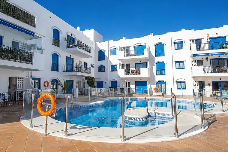 Wohnung mit 2 Schlafzimmern in Puerto de la Duquesa, Manilva