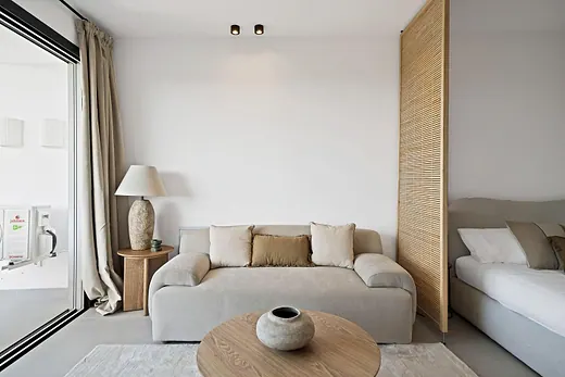 Elegante apartamento totalmente reformado con vistas panorámicas al mar Mediterráneo en Marbesa · 2/27