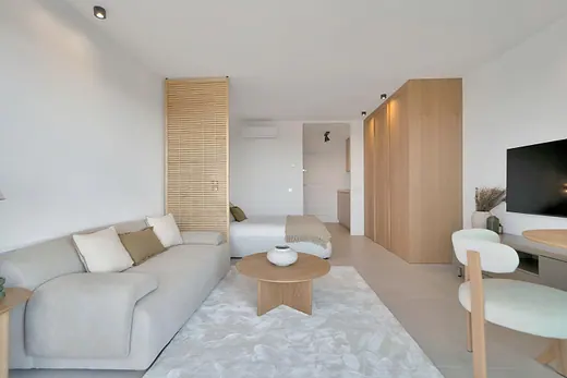 Elegante apartamento totalmente reformado con vistas panorámicas al mar Mediterráneo en Marbesa · 4/27