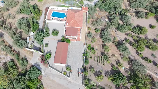 Casa de campo PERO en el pueblo, con piscina y espectaculares vistas a la sierra, al embalse de La Viñuela y al mar · 2/39