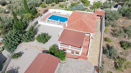 Casa de campo PERO en el pueblo, con piscina y espectaculares vistas a la sierra, al embalse de La Viñuela y al mar · 3/39