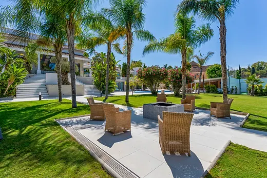 Villa mit 6 Schlafzimmern in Guadalmina Baja, Marbella · 4/40