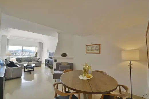 Penthouse mit 2 Schlafzimmern in Hacienda Elviria, Elviria · 3/26