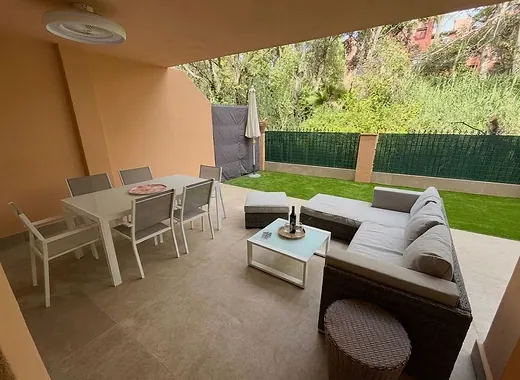 Wohnung mit 2 Schlafzimmern in Santa Clara, Marbella · 2/10