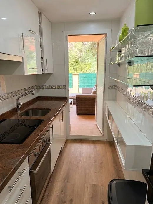 Wohnung mit 2 Schlafzimmern in Santa Clara, Marbella · 4/10