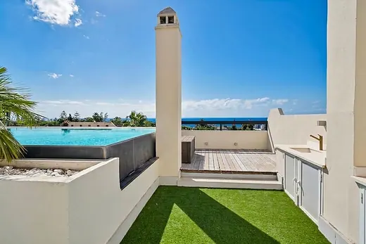 Wohnung mit 3 Schlafzimmern in El Capricho, Marbella · 3/30