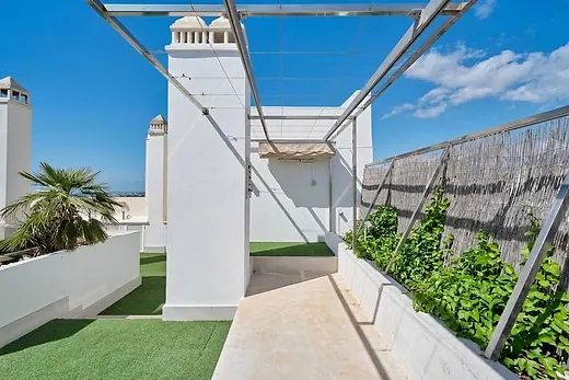 Wohnung mit 3 Schlafzimmern in El Capricho, Marbella · 4/30