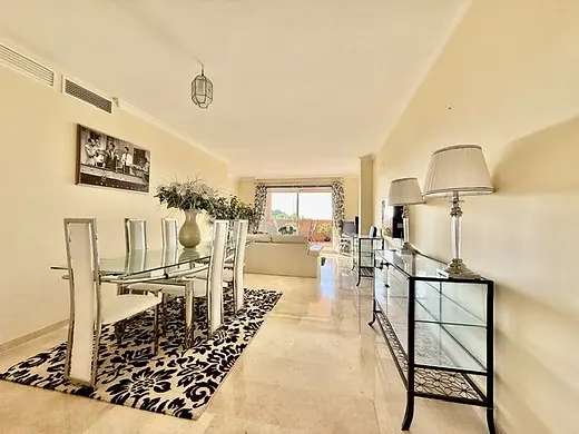 Wohnung mit 2 Schlafzimmern in Santa María, Marbella · 4/21
