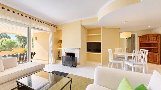Wohnung mit 2 Schlafzimmern in La Mairena, Ojén · 5/29