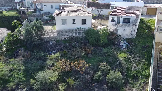 Baugrundstück mit 1.056 m² in Las Gaviotas, Fuengirola · 3/19