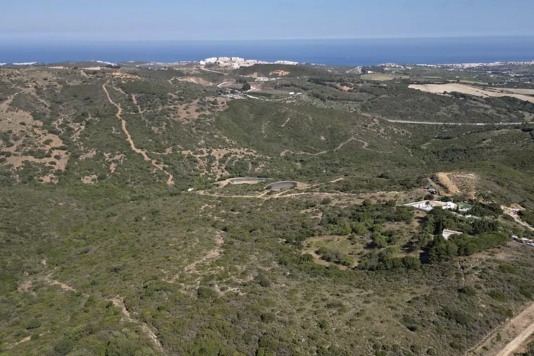 Dos parcelas rústicas con vistas panorámicas al mar y a la montaña / Casares, Costa del Sol