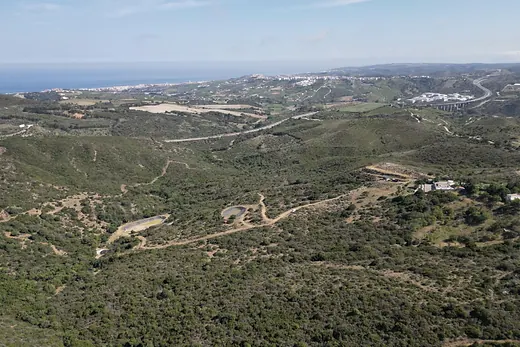 Ländliches Grundstück mit 96.538 m² in Doña Julia Golf, Casares · 4/21