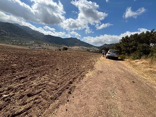 Ländliches Grundstück mit 256.011 m² in Zona Cueva de Menga, Antequera · 3/25